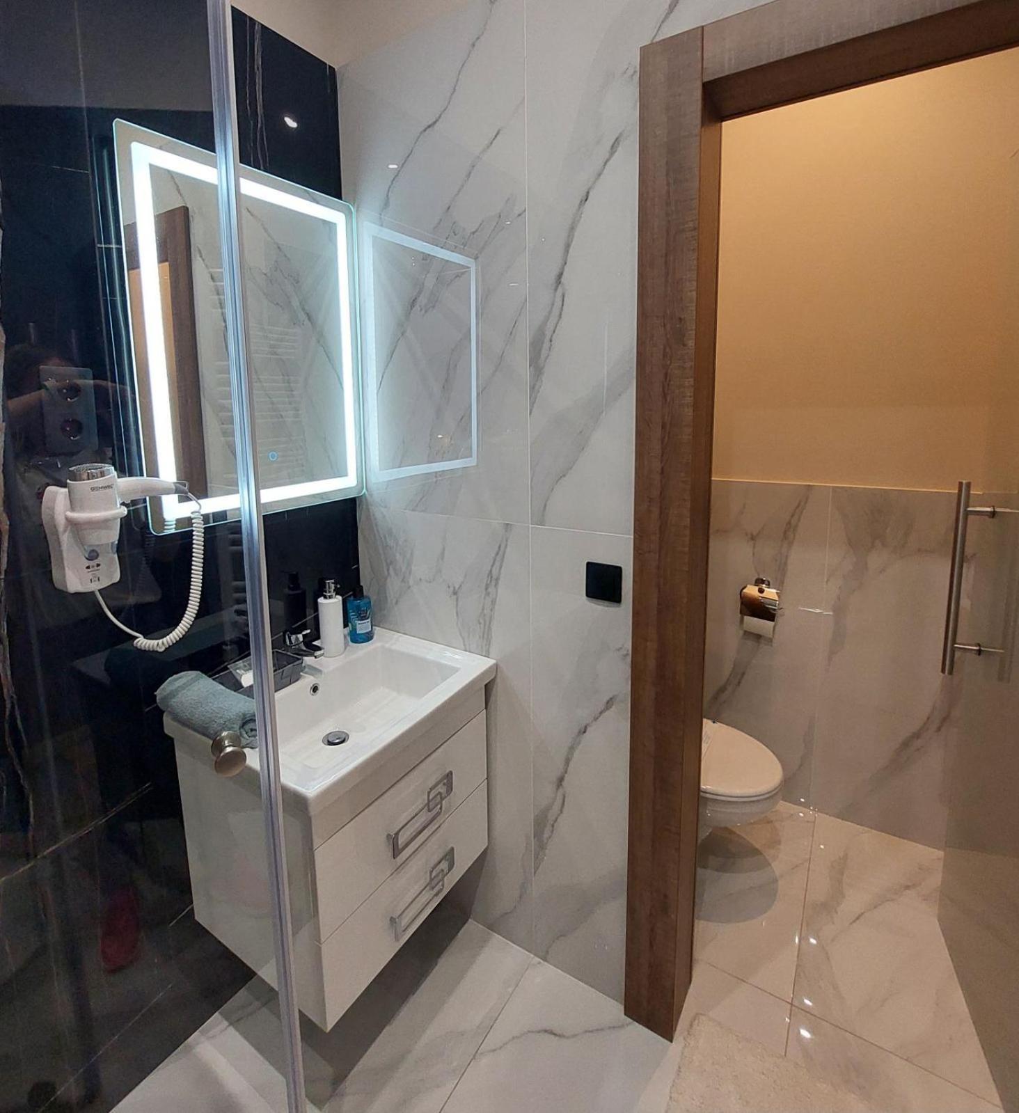 Silver Dawn Apartments Сегед Экстерьер фото