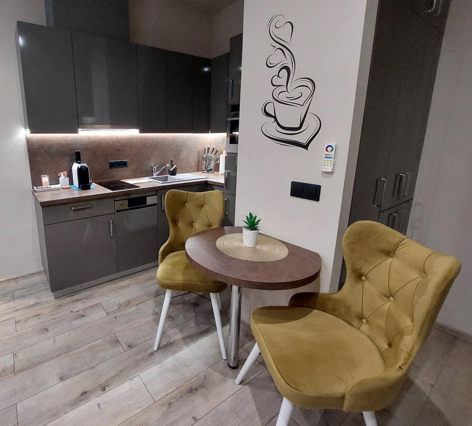 Silver Dawn Apartments Сегед Экстерьер фото